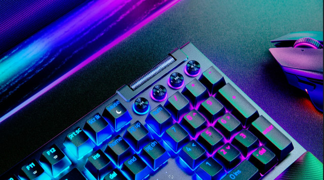 Rasakan Kontrol dan Pengalaman Imersif Terbaik dengan Razer Blackwidow V4 Pro Terbaru