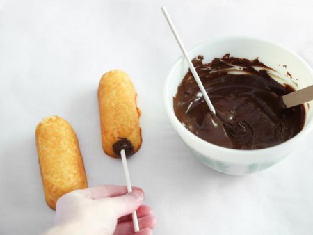 Lengkapi Halloween Dengan Membuat Pops Kue Mumi yang Imut
