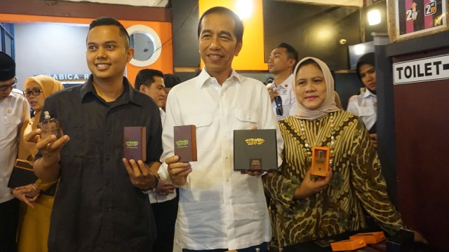 Minyeuk Pret, Satu-Satunya Parfum Yang Bisa DIendorse Sama Presiden Jokowi Gan!