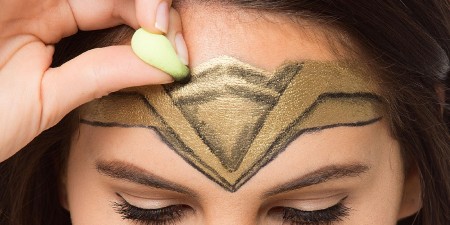 Cara Membuat Topi Baja Wonder Woman untuk Halloween