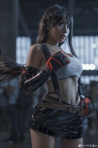 Bikin Panas, Gadis China Berdandan Sebagai Tifa dari Final Fantasy VII Remake