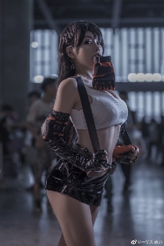 Bikin Panas, Gadis China Berdandan Sebagai Tifa dari Final Fantasy VII Remake