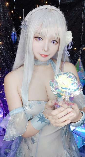 Hu Tao, Karakter Baru Genshin Impact Dibuat Lebih Seksi Oleh Cosplayer Thailand