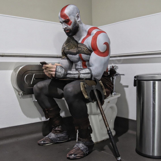 Wow! Kratos (God of War) Diam-diam Berolahraga di Gym