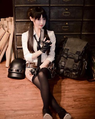 Seksi! Bidadari Jepang Berdandan Sebagai Karakter Wanita di Game PUBG