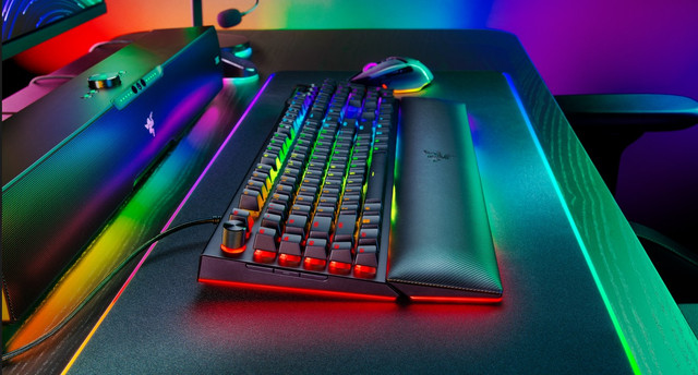 Rasakan Kontrol dan Pengalaman Imersif Terbaik dengan Razer Blackwidow V4 Pro Terbaru