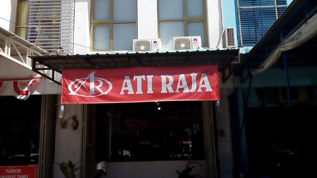 Bakso Ati Raja, Enaknya Santapan Makassar Dimakan dengan Burasa