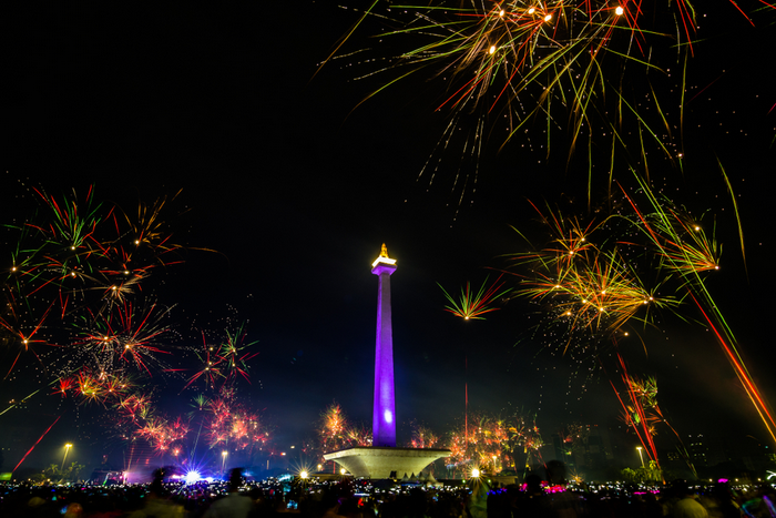 Spot Terbaik Melihat Pertunjukan Kembang Api Tahun Baru di Indonesia