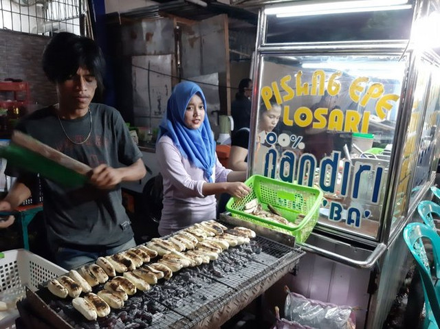 Pisang Epe Mandiri, Salah Satu Kuliner Manyoss di Pantai Losari
