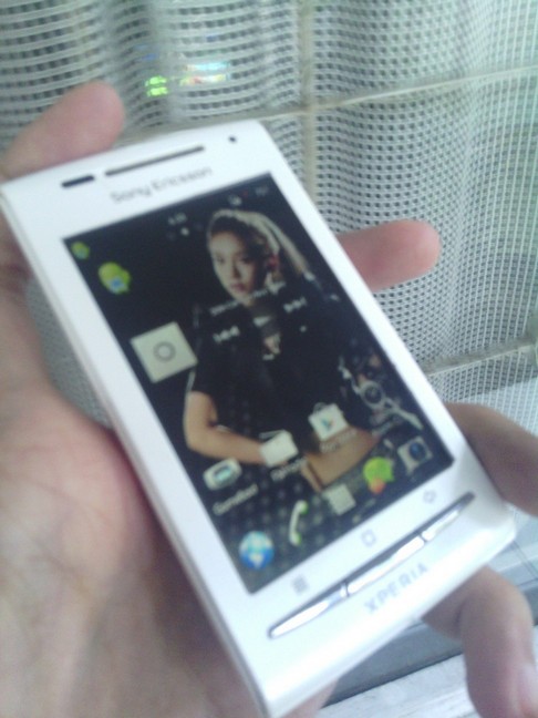 Xperia X8 Putih Mulus bisa COD Bandung