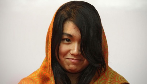 sefti-sanustika-kini-lepas-hijab-dan-tampil-seksi