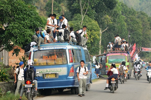 Keren, Inilah Potret Kendaraan yang Kelebihan Muatan