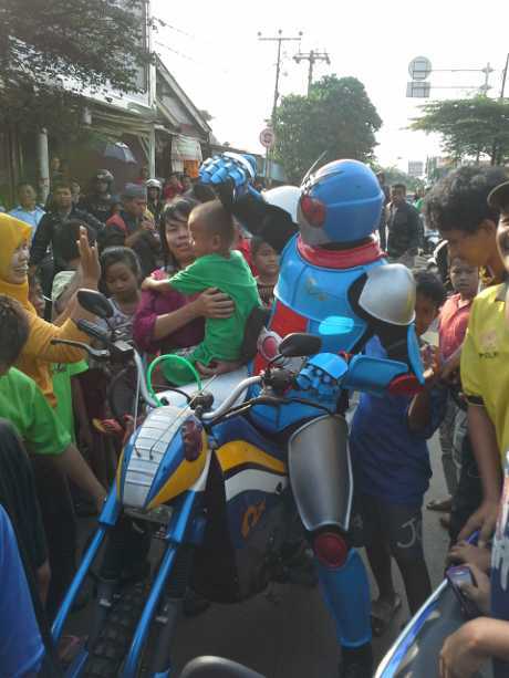 Kamen Rider RX Bio nongol di lokasi maut KRL Bintaro [+Pic]