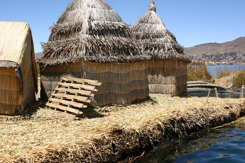 Keindahan Pulau Terapung Di Danau Titicaca Perbatasan Peru - Bolivia &#91;Pic Inside&#93; 