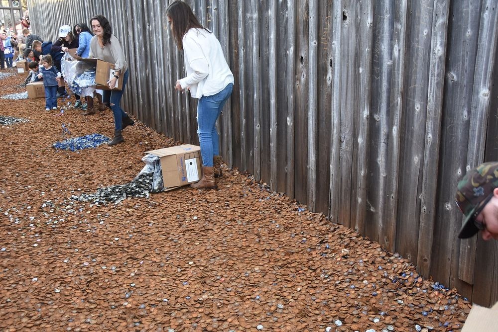 Bottlecap Alley, Jalan Kecil Berlapis Tutup Botol di Texas