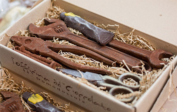 Jangan Salah, Semua Benda Ini Terbuat Dari Cokelat!