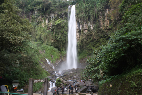 13 Air terjun terindah di INDONESIA