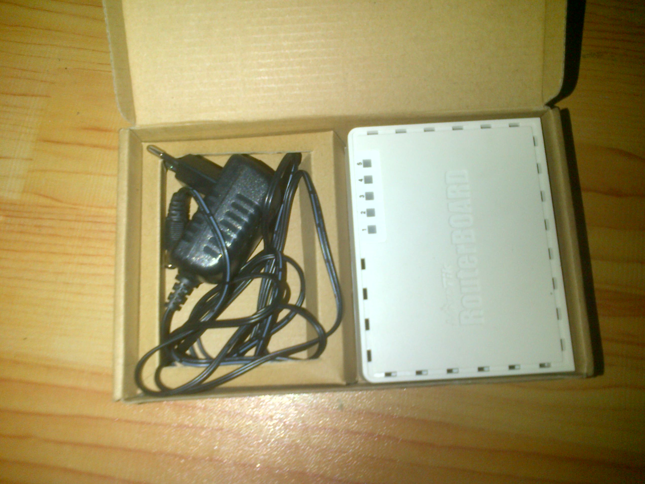 Routerboard RB 750 Mulus, sebluan pakai :)