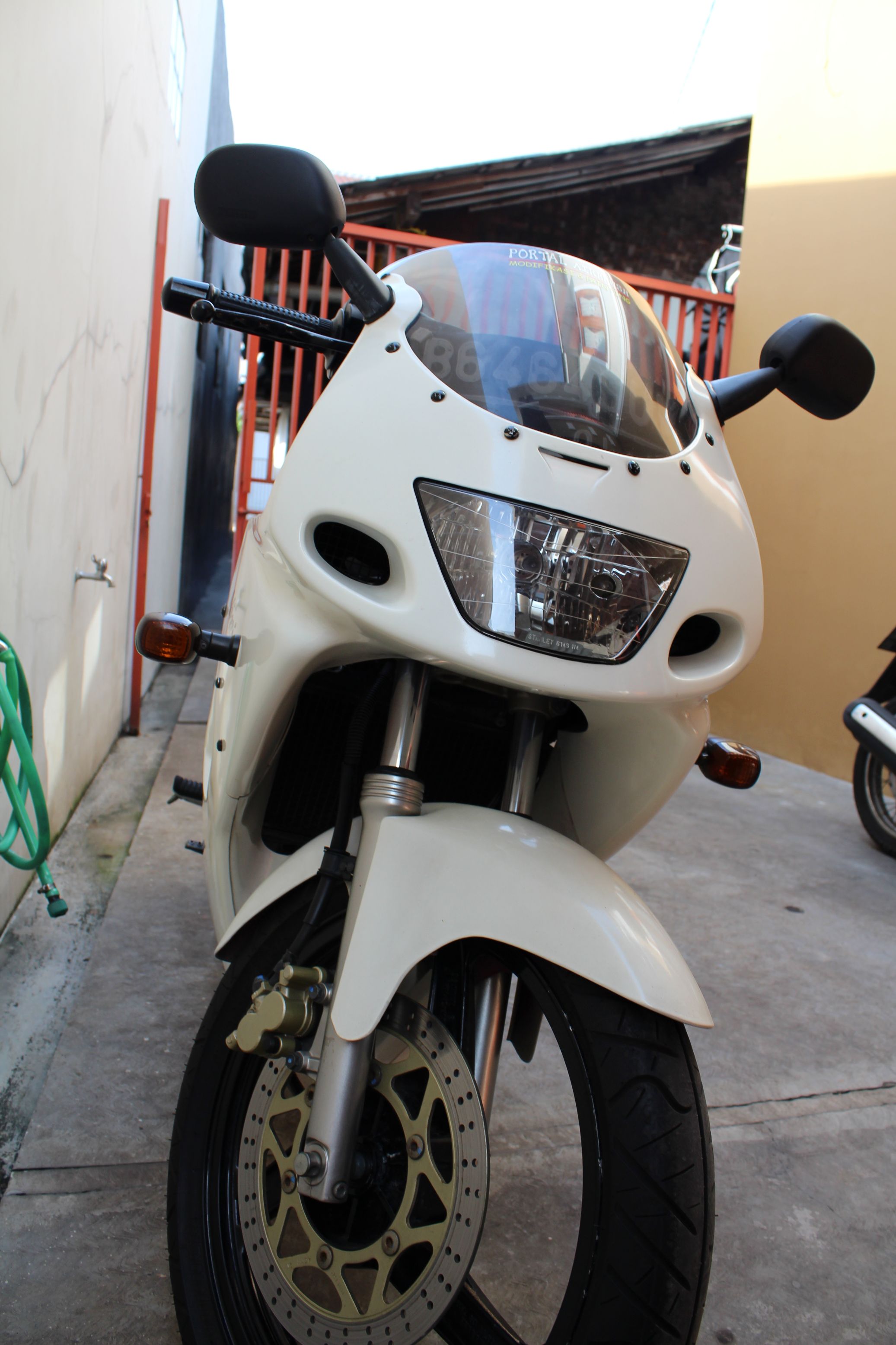 Terjual jual motor  ninja  rr  putih 2010  murah KASKUS