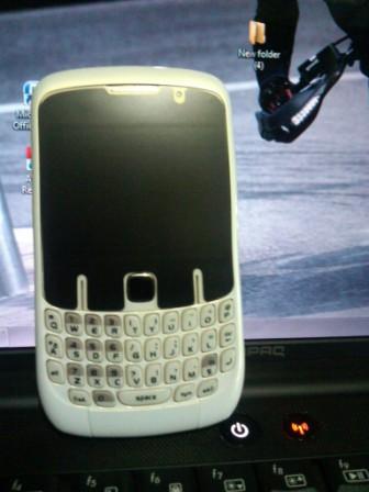 Blackberry 8520 gemini white ex tam cibubur