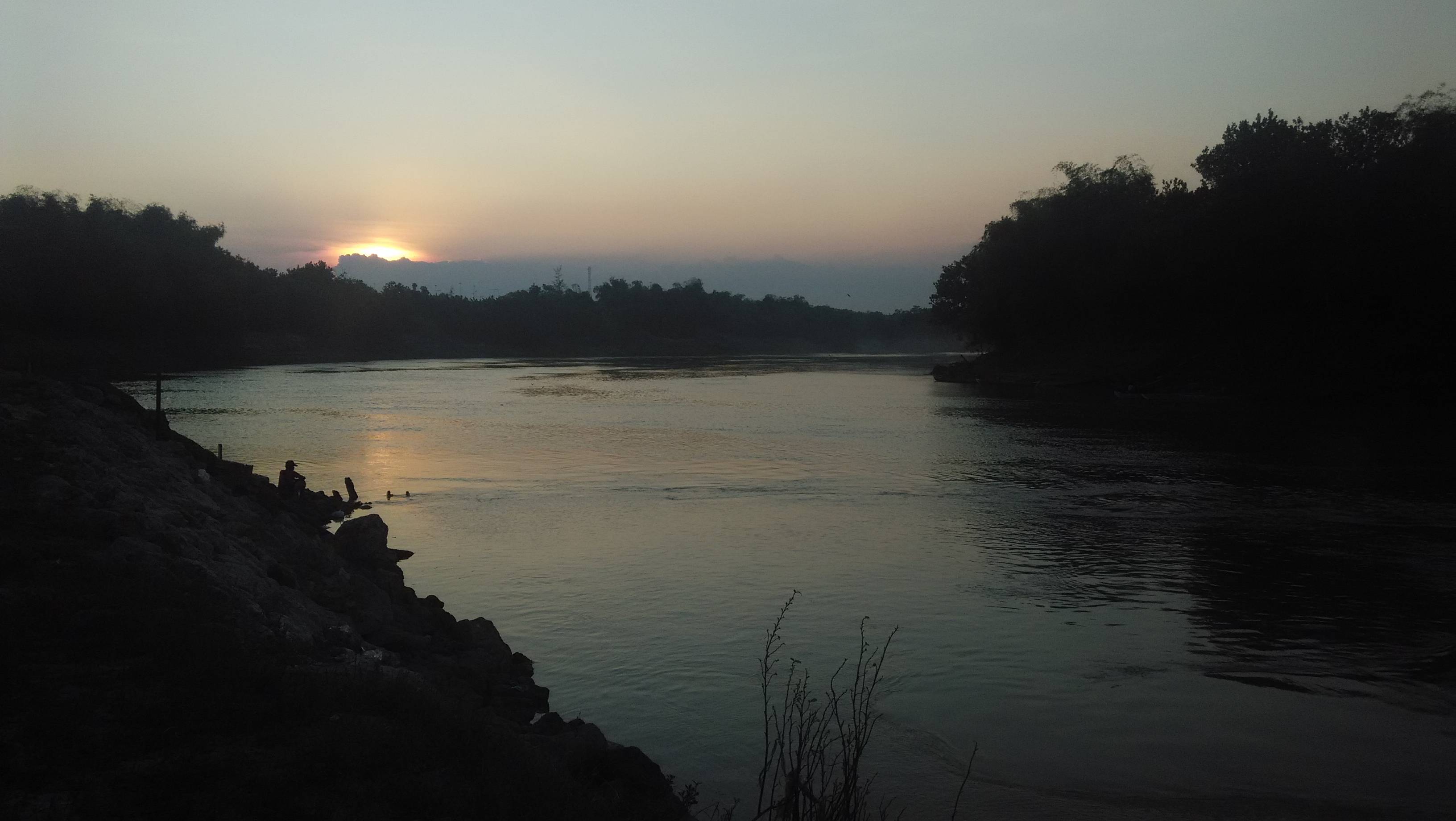 fr-menikmati-senja-di-bengawan-solo-with-kaskus-rebolt