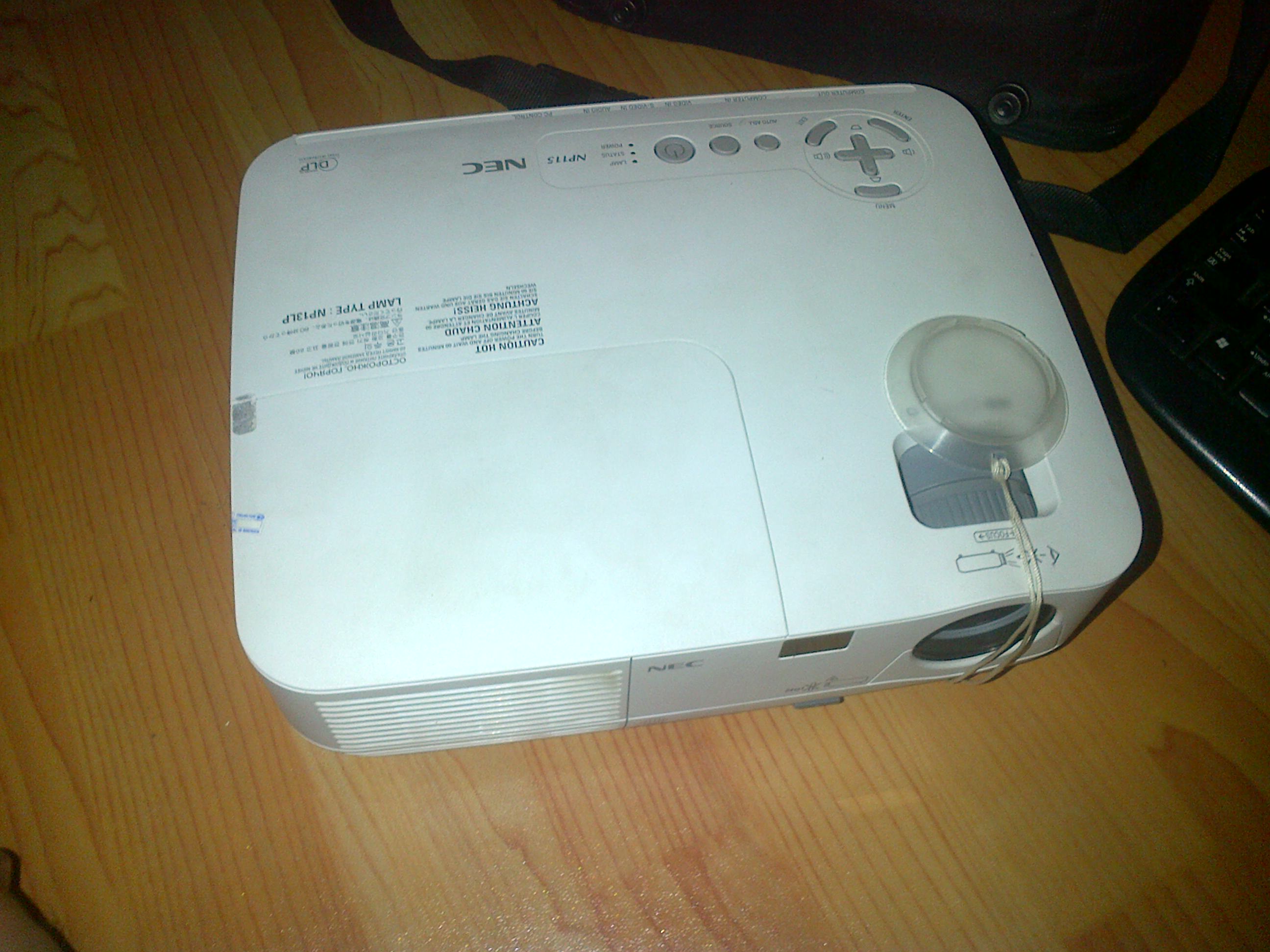 Jual Cepat Projector NEC NP 115 mulus, jarang pake, garansi super lama :)