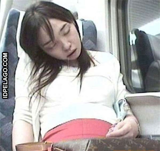 Kocak Gan, Gaya Tidur Orang Jepang Ini Patut Kita Coba juga Nih