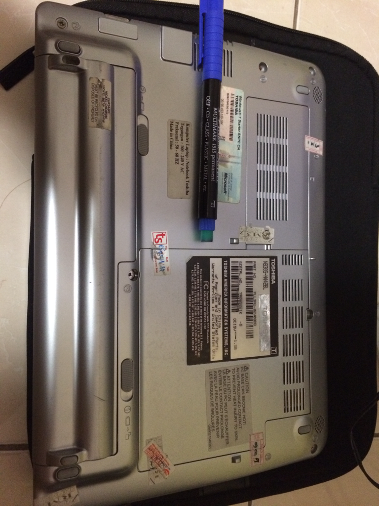 MINI NOTEBOOK TOSHIBA NB305-N442BL