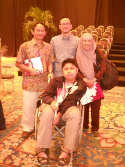 Ulurkan Tangan Anda Untuk 3 Orang Anak Ini