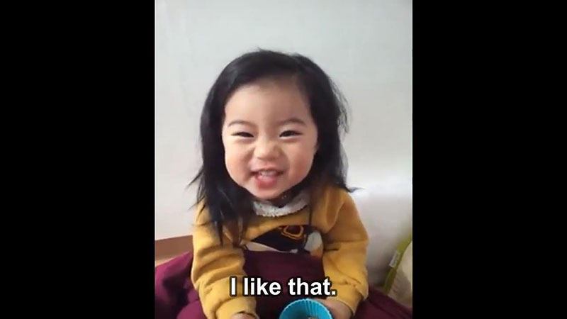 &#91;Video Lucu&#93; Gadis Kecil Korea Yang Diajari Menghadapi Orang Asing