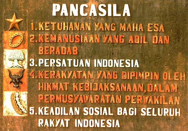 pancasila-landasan-kita-hidup-di-indonesia