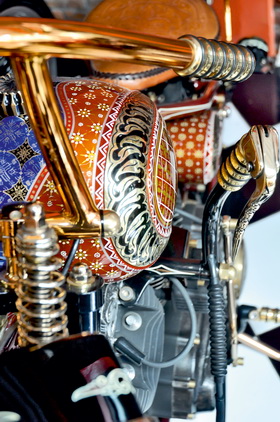 Kreatif!!! Bikin Harley Bertema Batik