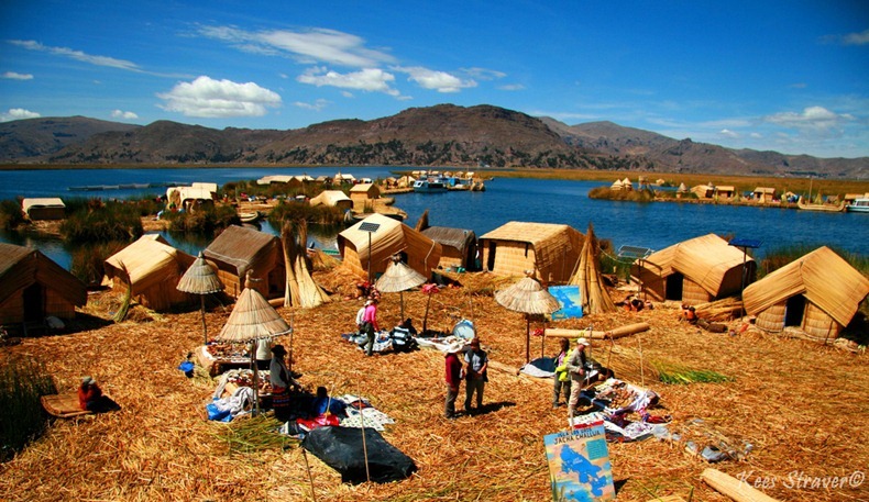 Keindahan Pulau Terapung Di Danau Titicaca Perbatasan Peru - Bolivia &#91;Pic Inside&#93; 