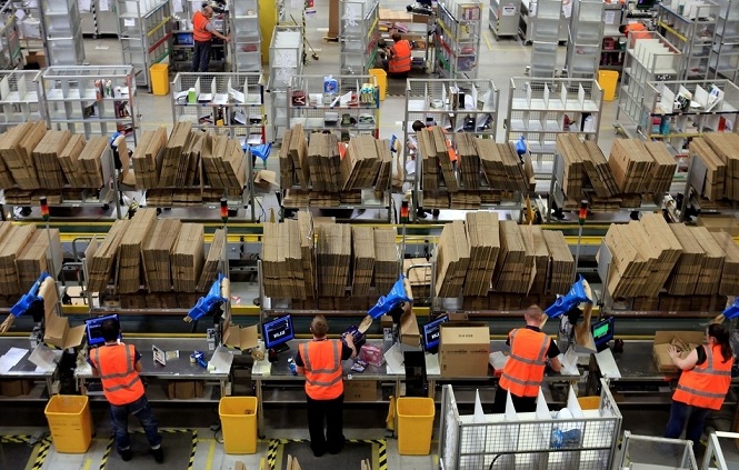 Mari kita Intip Gudang Spektakuler Milik Amazon (+pict)