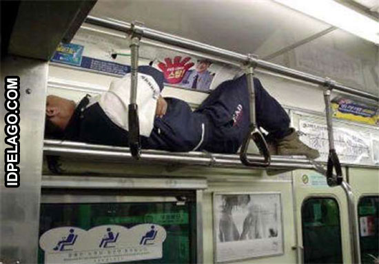 Kocak Gan, Gaya Tidur Orang Jepang Ini Patut Kita Coba juga Nih