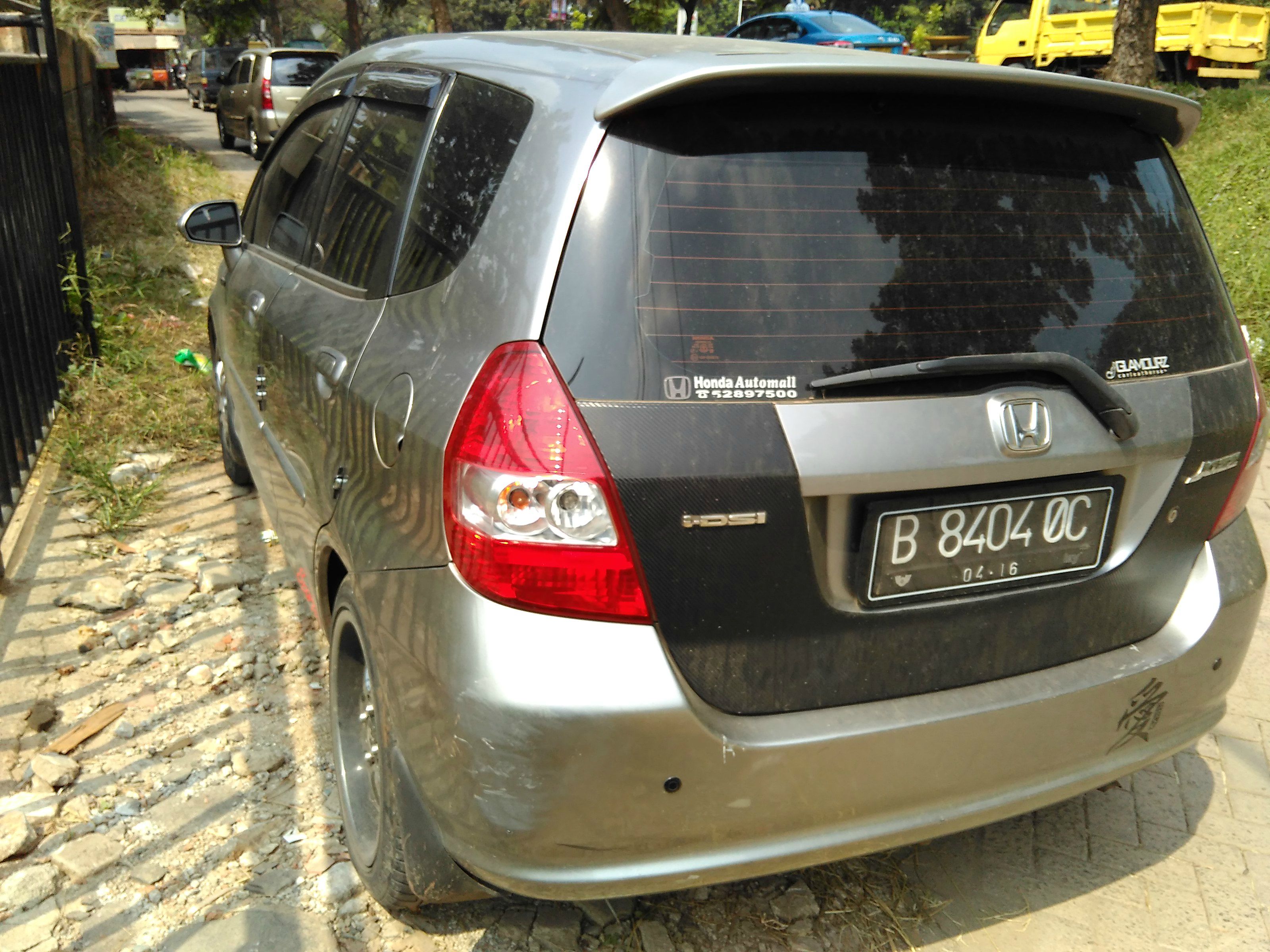 Honda JAZZ Matic IDSI 2006, velg chrome, jok kulit custom.