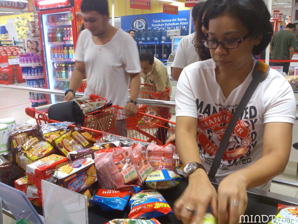 Mindtalk Serahkan Bantuan Untuk Korban Banjir Jakarta