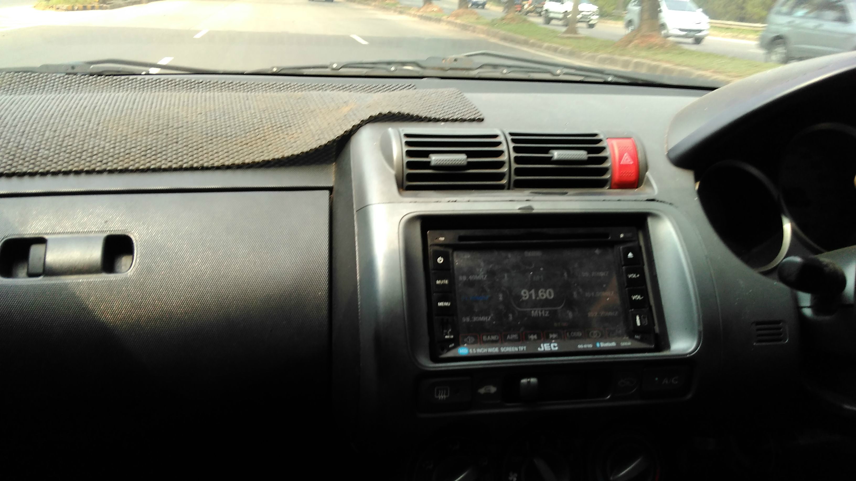 Honda JAZZ Matic IDSI 2006, velg chrome, jok kulit custom.
