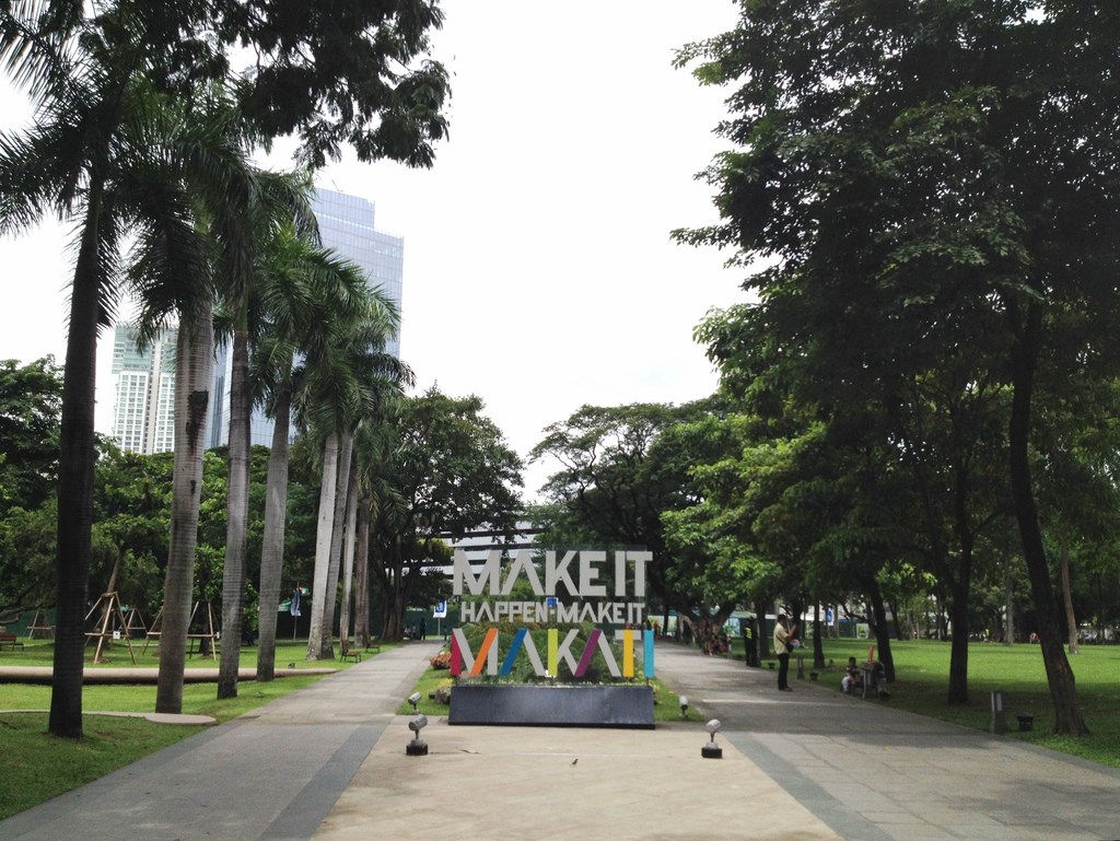 Jalan-jalan ke kota Makati di Filipina yang ternyata...