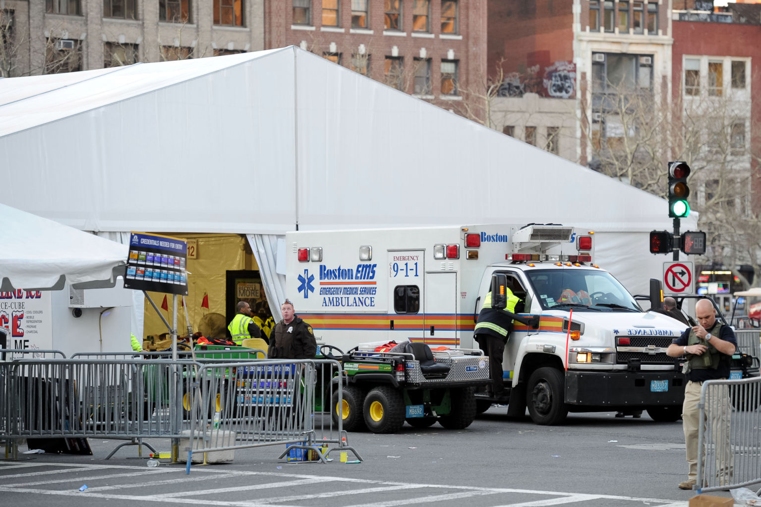 FOTO-FOTO LEDAKAN BOMB BOSTON MARATHON 2013