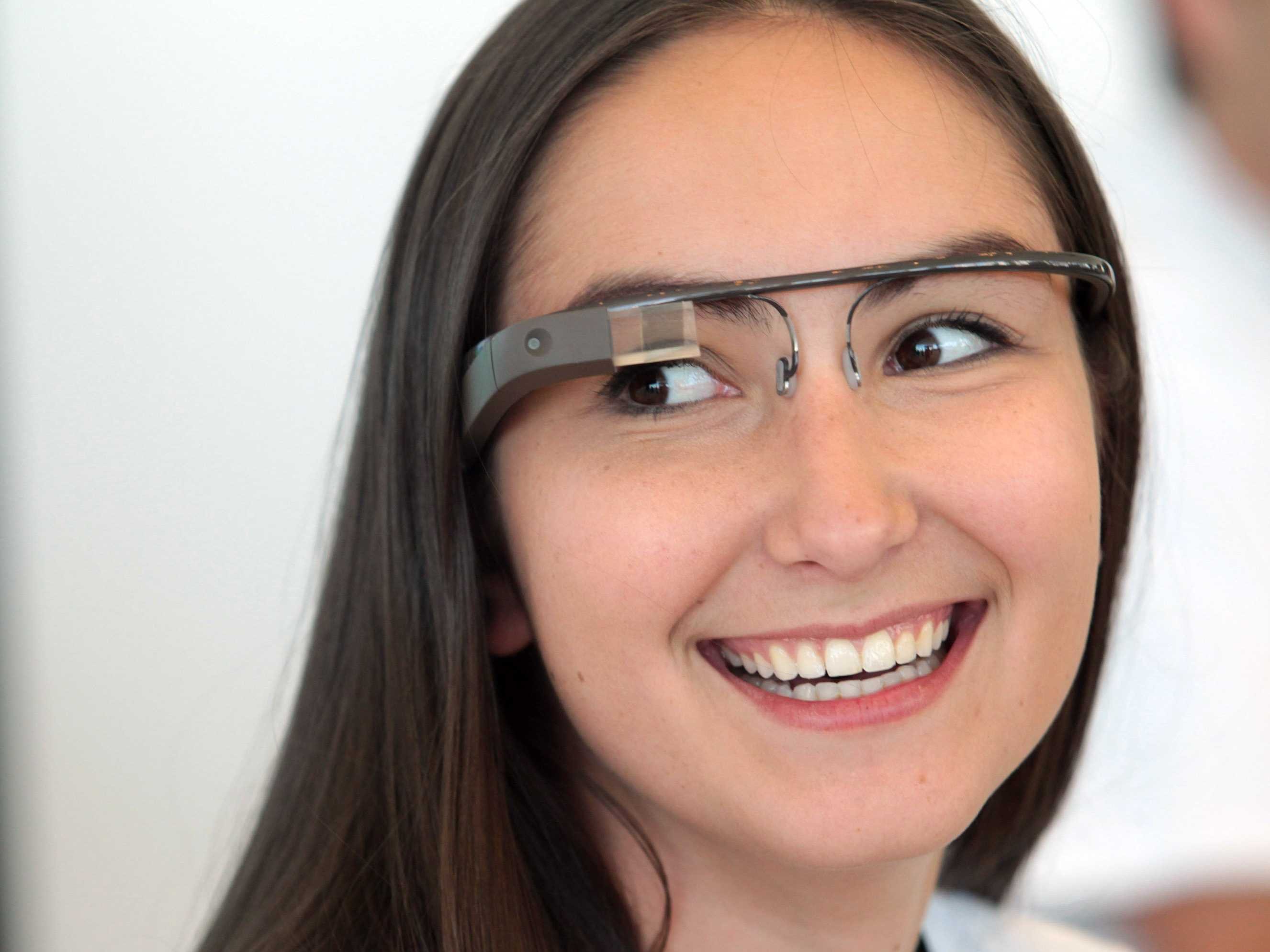 &#91;KEREN&#93; Google Glass Tampil Lebih Fashionable !