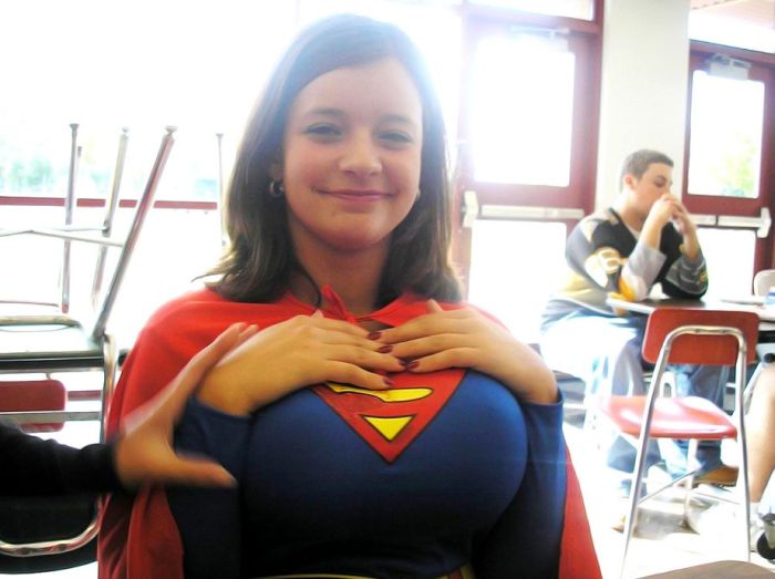 supergirl-istrinya-superman