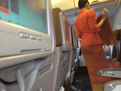 Pramugari Garuda Salat di Pesawat Bernama Inanike Agusta