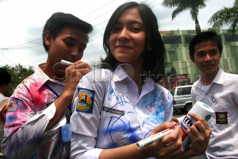&#91;Trang tak gentak joss&#93;Tingkat Kelulusan UN 2014 Capai 99,52%!