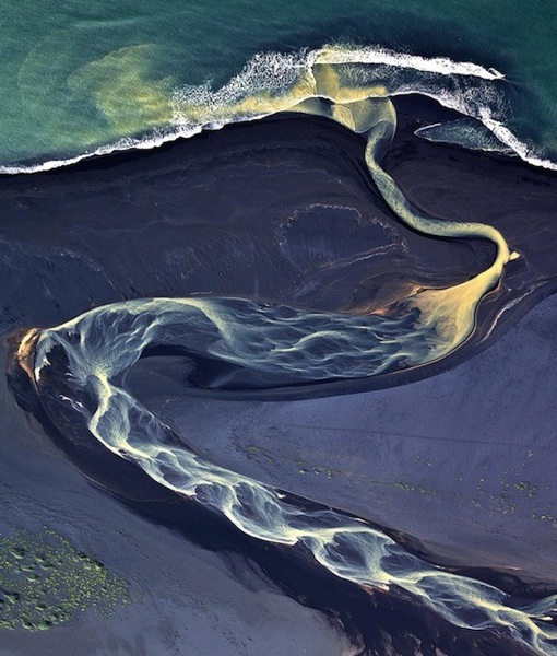 Gak Nyangka Sungai Vulkanik Bisa Seindah ini Gan?? Mirip Lukisan...