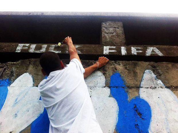 graffiti-anti-fifa-bentuk-protes-pildun-di-brazil