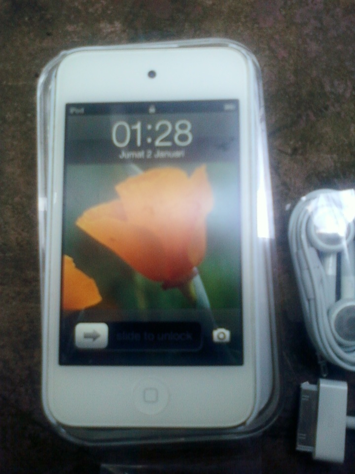 iPod Touch 4G 8GB white