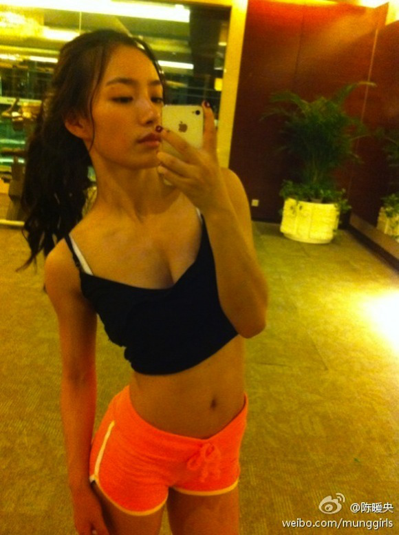 Hayoo Agan Mau Ikutan Nge-Gym Bareng Cewe Ini?