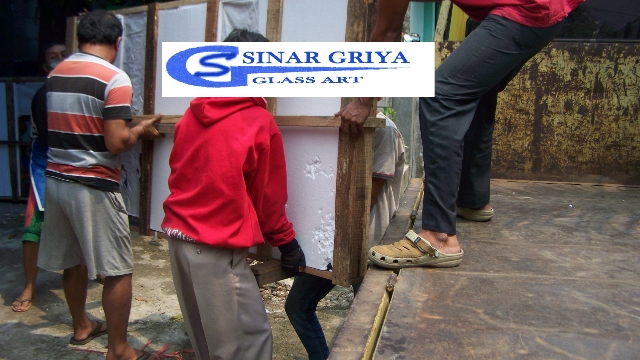 BISNIS Interior Eksterior KACA PATRI , KACA INLAY , KACA GRAVIR , Sinar Griya
