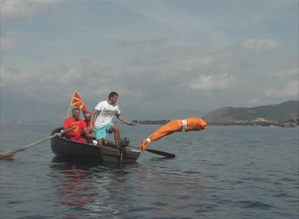 Berenang 2 Kilometer Dengan Tangan dan Kaki Diikat TOTAL!! Agan-agan bisa?